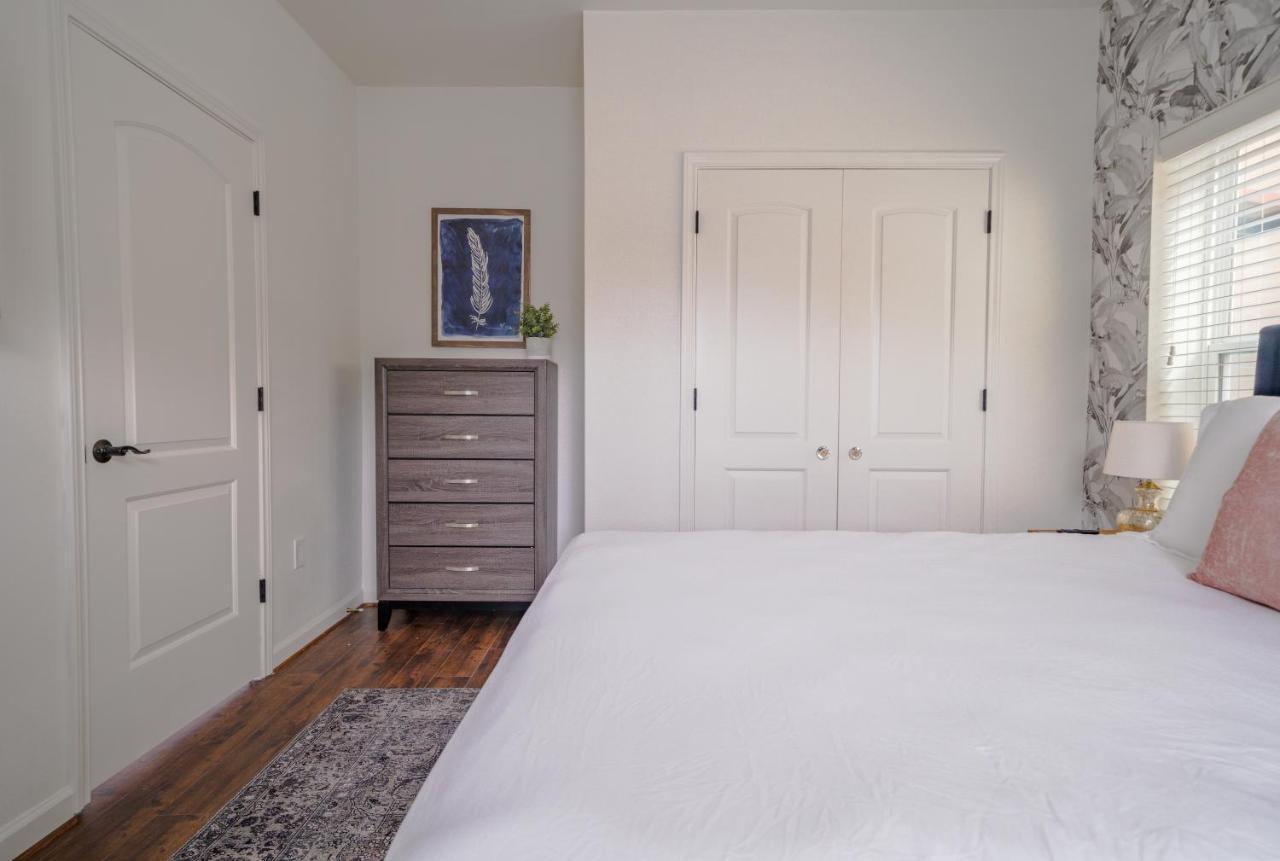 Unit 1 - Spacious & Renovated Apt Home In The City'S Action Houston Exteriér fotografie