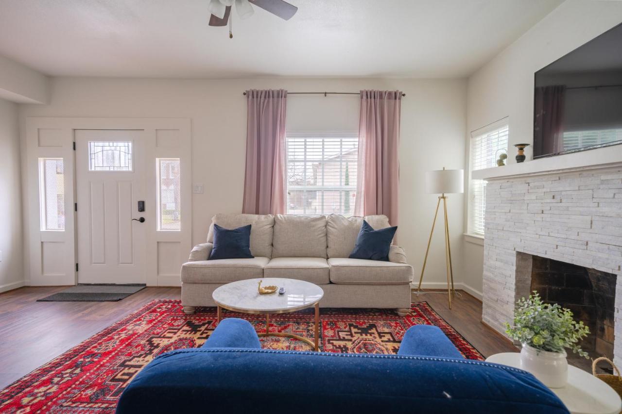 Unit 1 - Spacious & Renovated Apt Home In The City'S Action Houston Exteriér fotografie